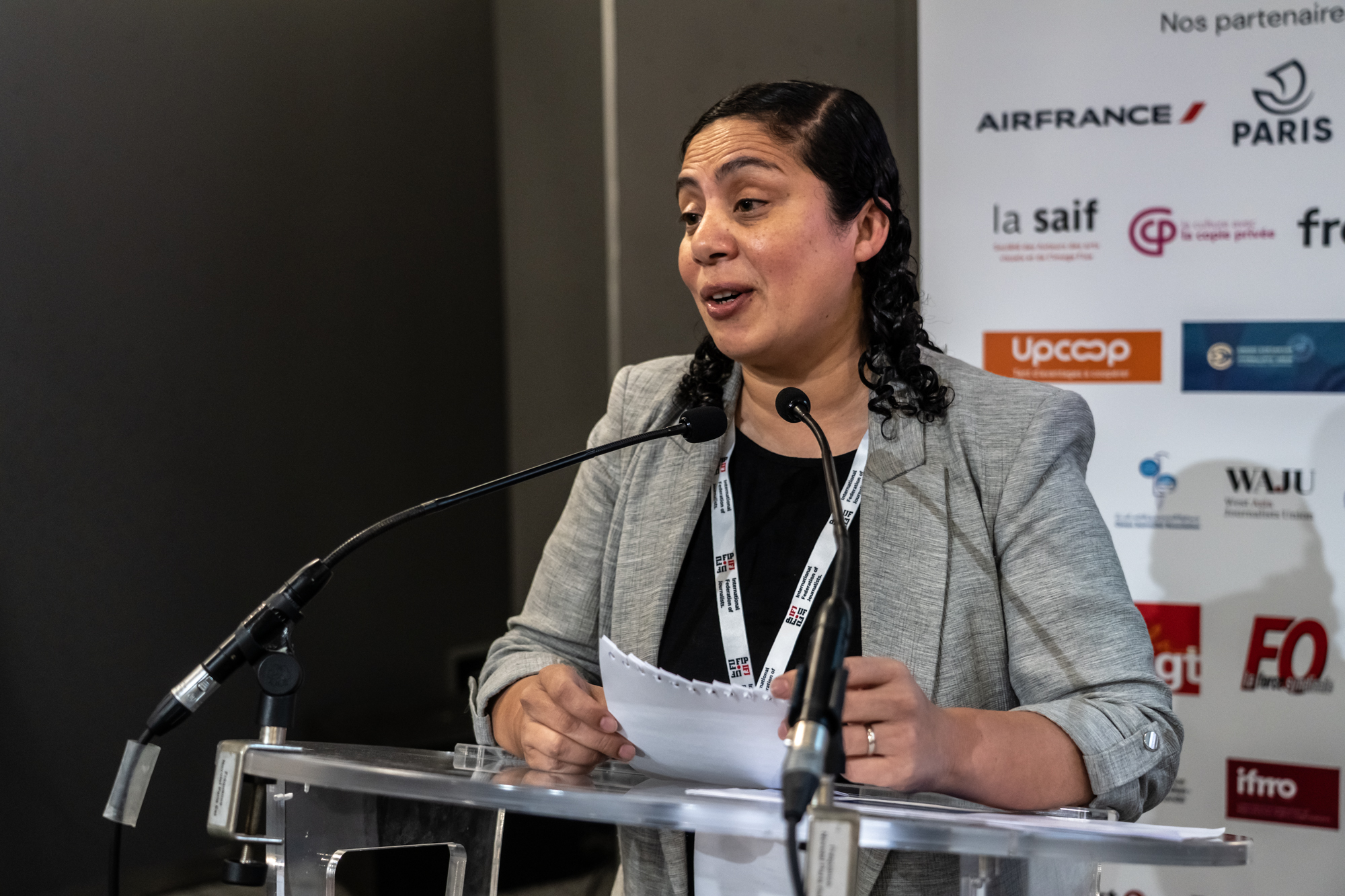 Periodista peruana es elegida presidenta de la Federación Internacional de Periodistas